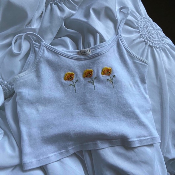 Brandy Melville 3 Yellow Poppy Skylar Tank - Picture 2 of 3